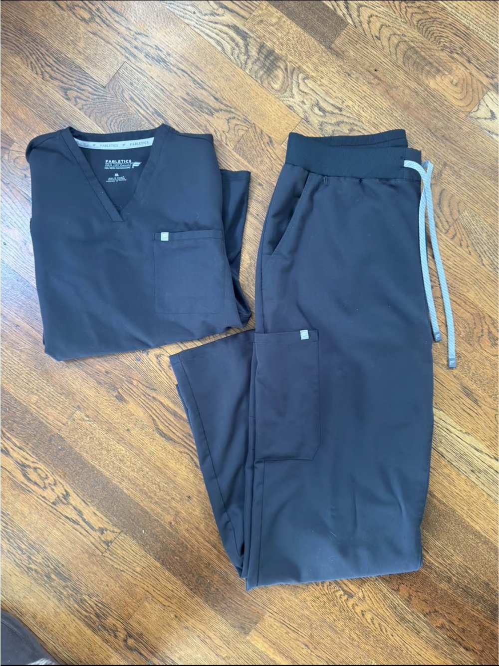 Fabletics Scrub Set